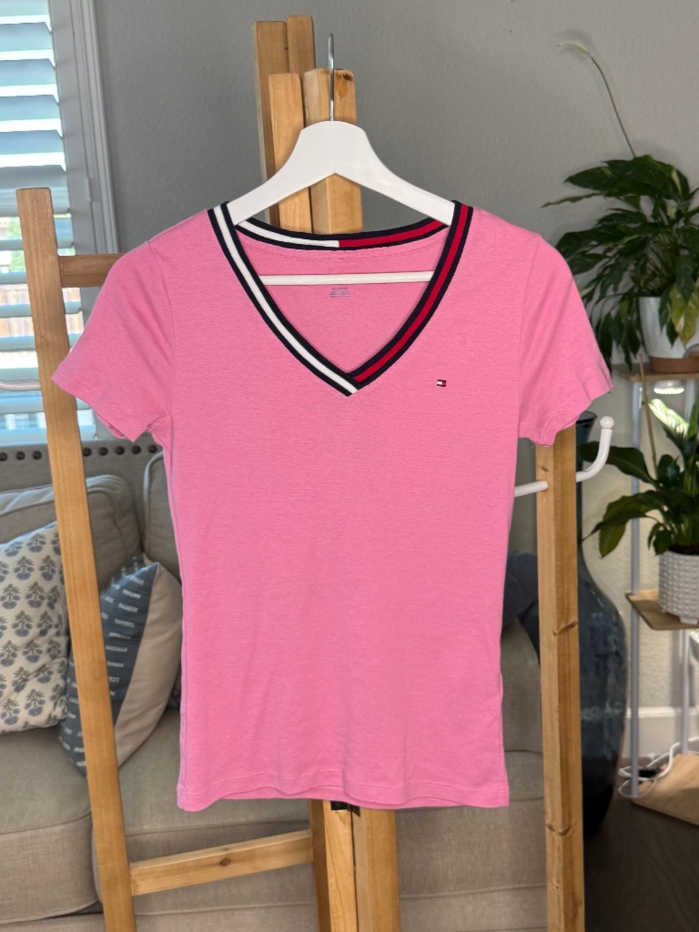 Tommy Hilfiger Pink V-Neck Logo Tee | XS
